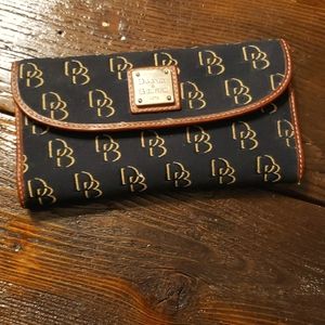 Dooney & Bourke wallet